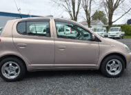 2000 Toyota Vitz Rose - Toyota Echo Rose Vue Côté Droit