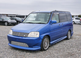 2000 Honda Stepwagon JDM Blue Front Side View