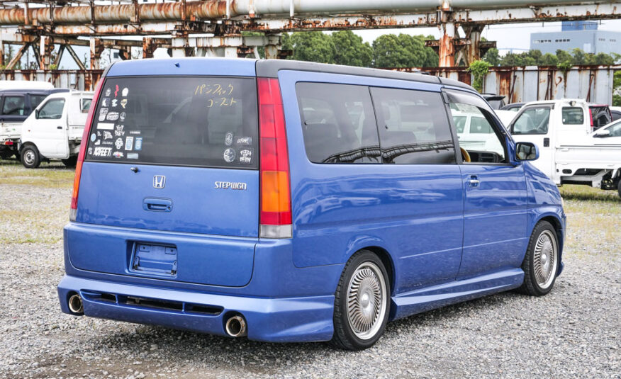 2000 Honda Stepwagon JDM Blue Right Side View